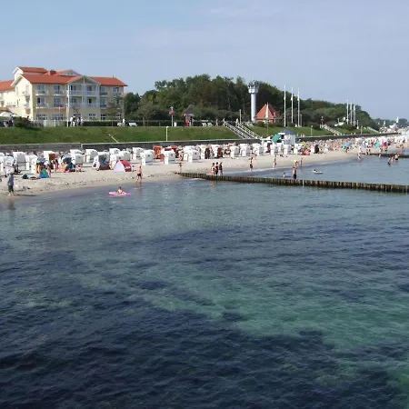 Prázdninový dům Cozy Seaside Holiday With Sauna In *